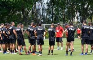 São Paulo treina longe dos holofotes para reagir no Campeonato Brasileiro