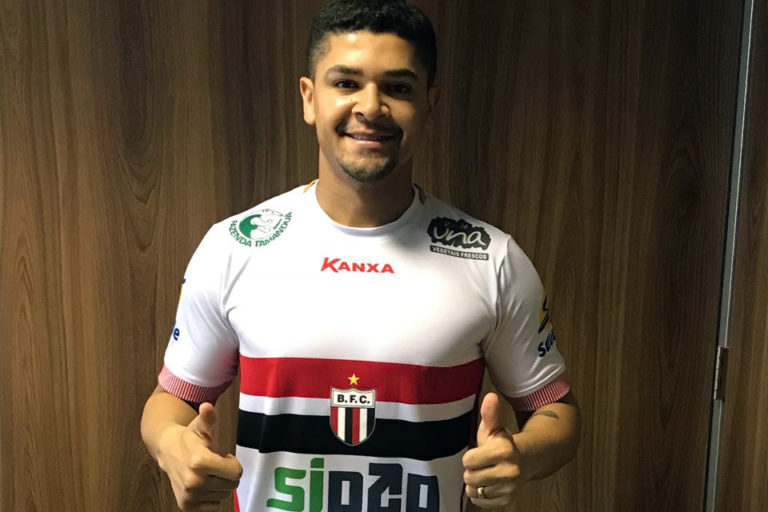 Botafogo-SP surpreende e anuncia volante ex-São Paulo e Arsenal