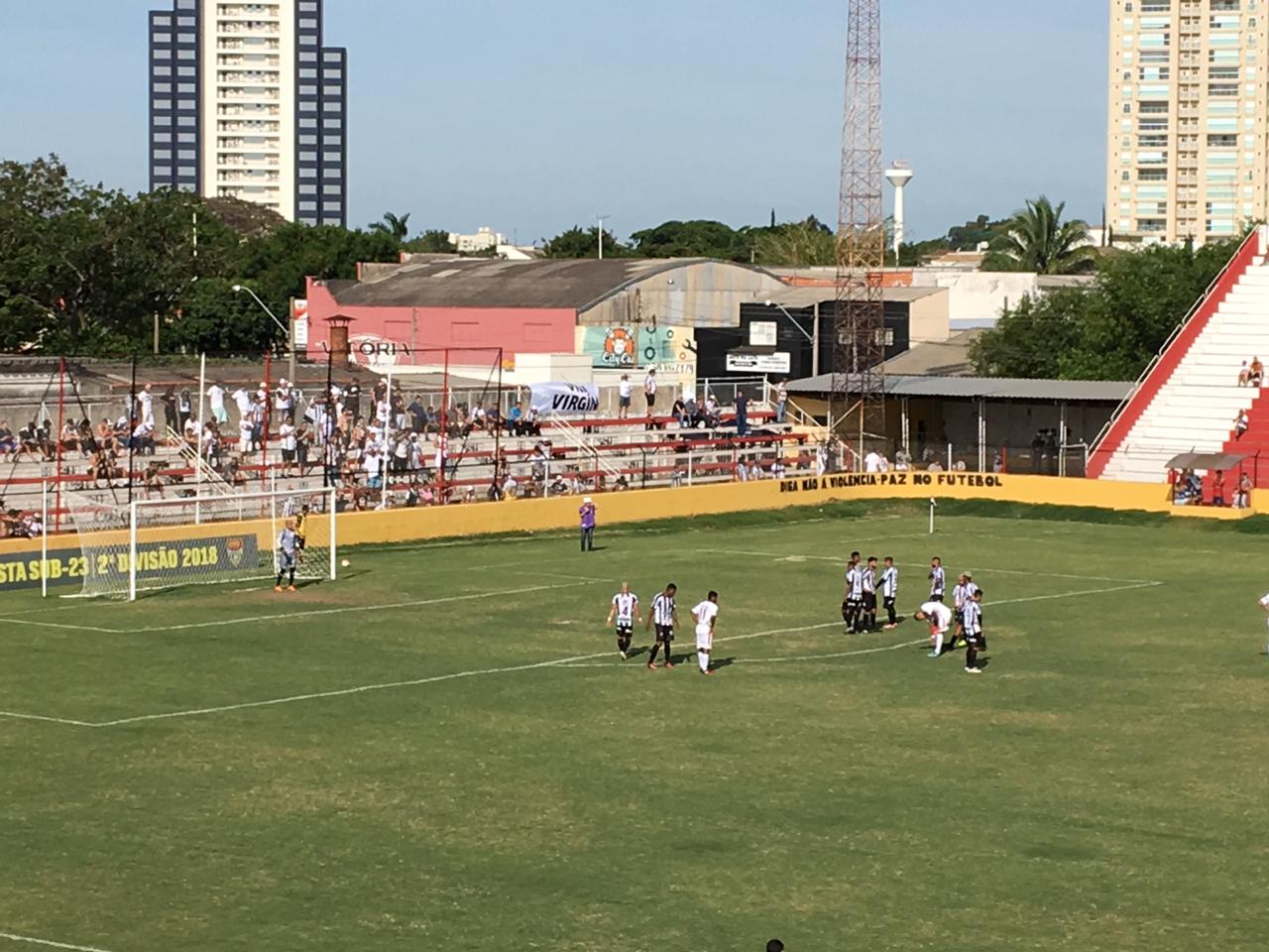 Segundona: Dener pede que Comercial ‘acerte os erros’ para sair com o título