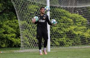 Jean agradece a Aguirre por sequência como titular no São Paulo