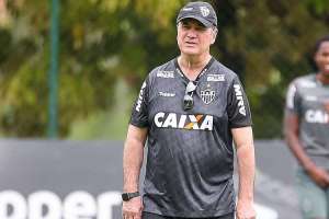 Levir indica Atlético-MG com Hulk na vaga de Fábio Santos para pegar o Ceará