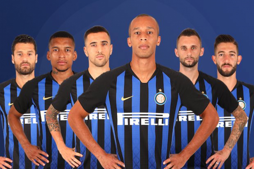Italiano: Inter de Milão anuncia renovação de contrato de Miranda e mais cinco jogadores