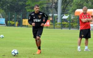 Ainda sem Everton, Aguirre divulga relacionados contra o Vitória