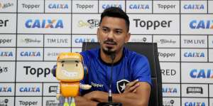 Lindoso pede atenção aos detalhes no Botafogo para fugir do rebaixamento