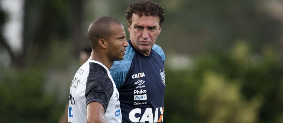 Cuca diz que Santos precisa derrotar o Fluminense se quiser vaga na Libertadores