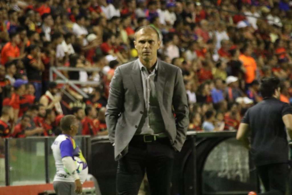 Sem desfalques, Milton Mendes pode repetir o time titular do Sport