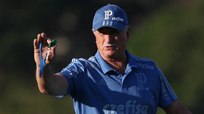 Sem lateral-direito, Felipão faz mistério antes de decisão com Flamengo