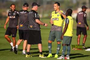 Após uma semana de treinamentos, Levir mantém escalação de Larghi no Atlético-MG