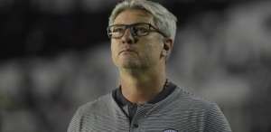Odair Hellmann critica arbitragem após novo empate do Internacional