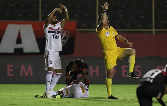 São Paulo terá ao menos quatro desfalques para encarar o Flamengo no próximo domingo