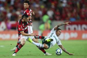 BRASILEIRÃO: Palmeiras empata com Fla e segue isolado; Santos vence e Grêmio tropeça