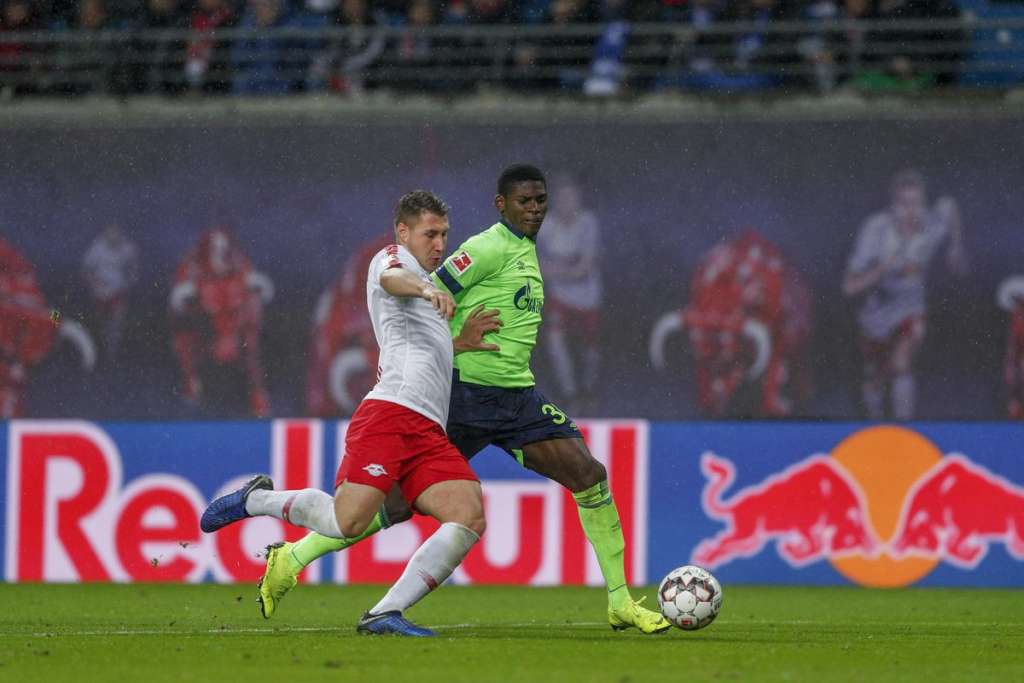 Schalke empata com o RB Leipzig e segue colado na zona de rebaixamento