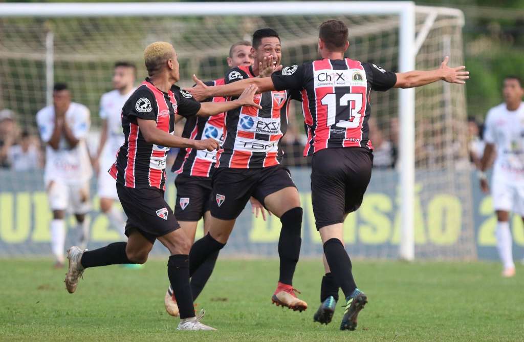 Mesmo com objetivo alcançado, Comercial lamenta virada surpreendente