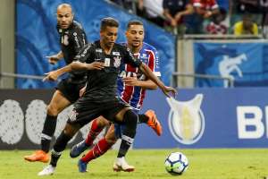 Pedrinho comemora oportunidade na posição que 'se sente melhor' no Corinthians
