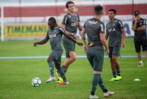 Atlético-MG encara Ceará para diminuir pressão dos torcedores