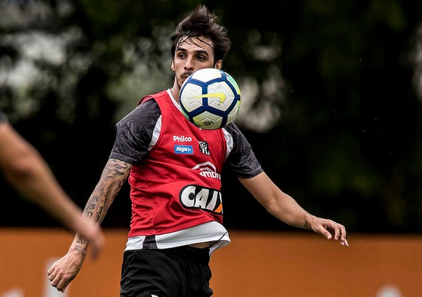 Bryan Ruiz festeja momento e agradece confiança do técnico Cuca