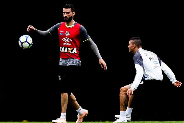 Na mira do São Paulo, Vanderlei tem permanência garantida pelo Santos em 2019