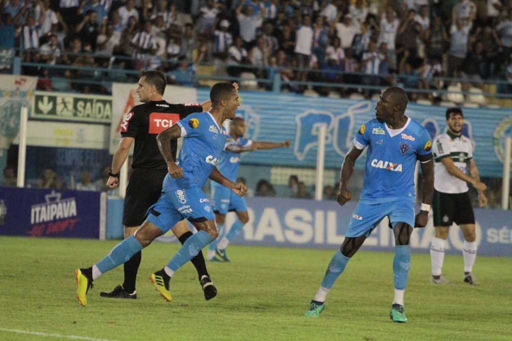 O volante Renato Augusto que garantiu o empate do Paysandu contra o Coritiba