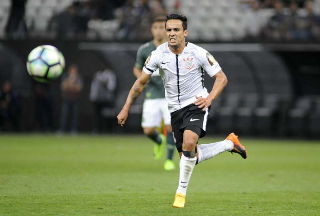 Jadson deve reforçar Corinthians contra Botafogo