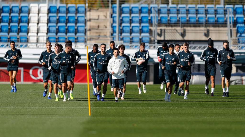 Sem Marcelo e Varane, interino Solari dirige treino no Real Madrid