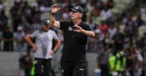 Atlético-MG completa um mês sem vencer e Levir promete 'tomar atitudes'