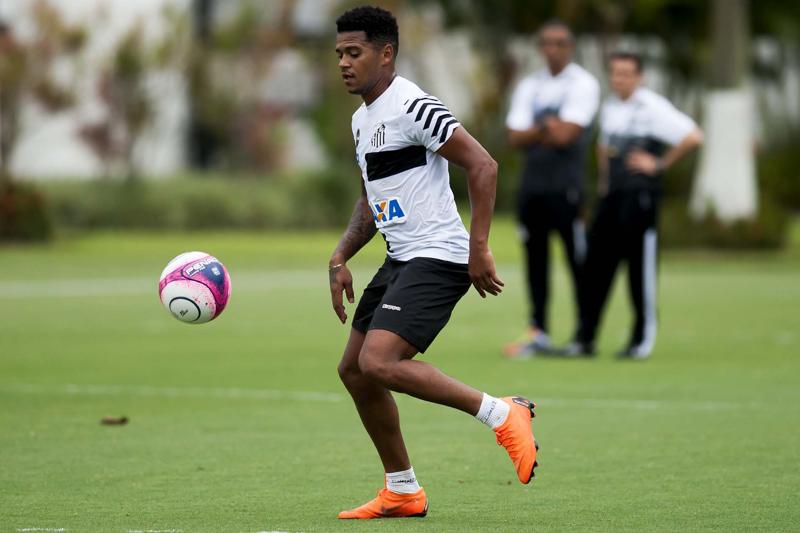 Flagrado no doping, Diogo Vitor, do Santos, é suspenso por dois anos