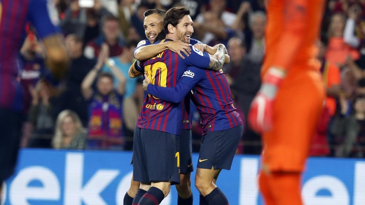 Espanhol: Onze dias após fraturar o braço, Messi volta aos treinos em campo no Barcelona