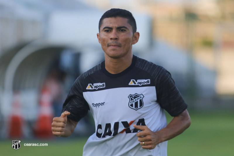 Atacante do Ceará divulga em rede social que ficará cerca de 20 dias fora