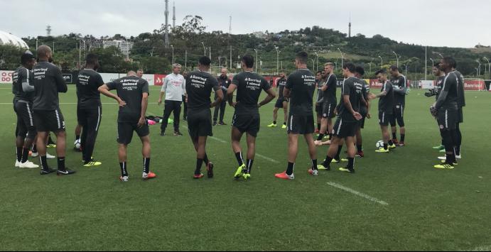 O técnico Odair Hellmann teve ótimas notícias nesta quarta-feira, no treino do Internacional visando o duelo com o Atlético-PR (Foto: Divulgação/SC Internacional)