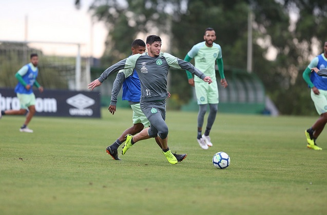 Jejum de vitórias como visitante incomoda elenco da Chapecoense