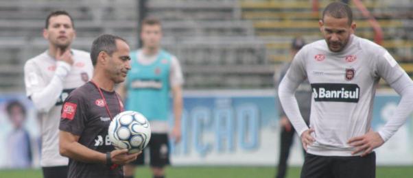 Rogério Zimermann faz mistério no Brasil de Pelotas para duelo gaúcho decisivo pela Série B