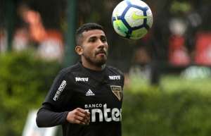 Rojas passa por cirurgia e deve desfalcar São Paulo por seis meses