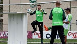 Em véspera de clássico, João e Zé Ricardo comentam sobre má fase do América-MG