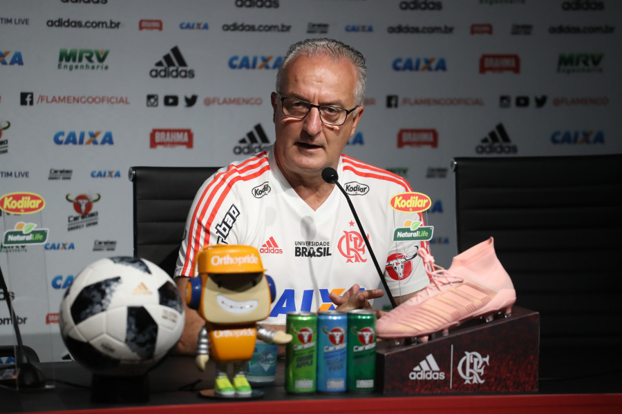 Dorival diz que Flamengo não pensa no Palmeiras: ‘Preocupação é com nossa parte’