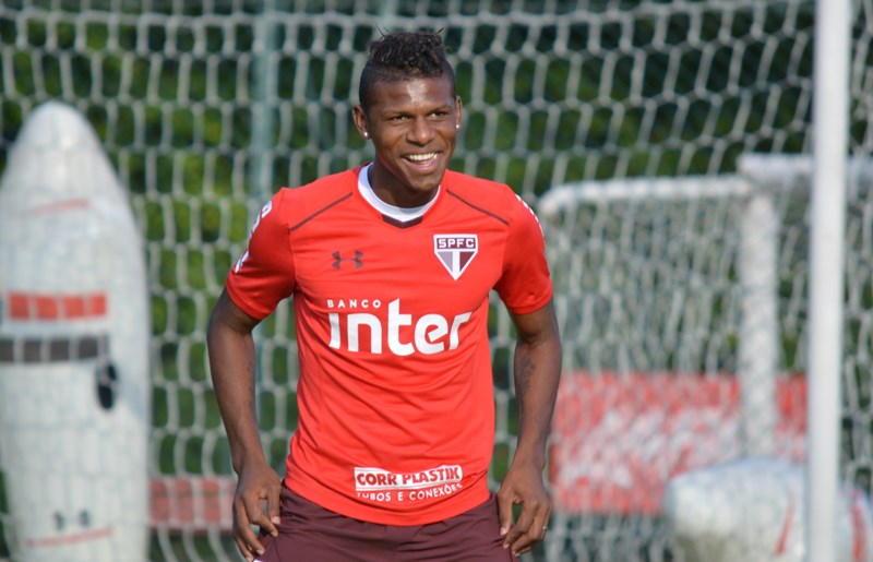 Arboleda não desiste e coloca São Paulo na briga entre os líderes do Brasileirão