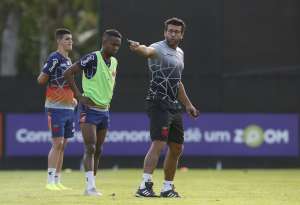 Valentim prevê Fluminense cansado diante do Vasco, mas alerta para motivação do rival