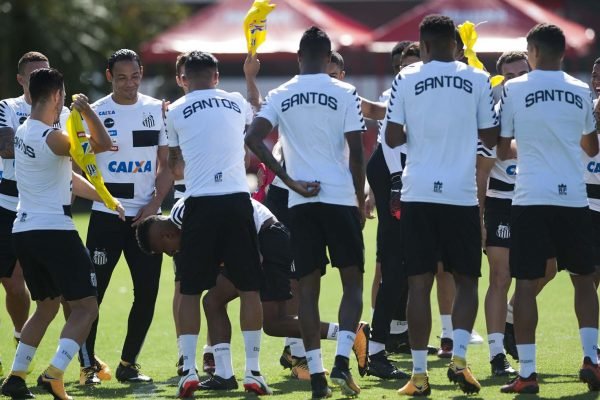 Victor Ferraz nega Santos favorito e prevê Palmeiras ‘mais motivado’ após queda