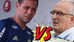 Técnico bate boca com goleiro e clima esquenta ainda mais no Flamengo