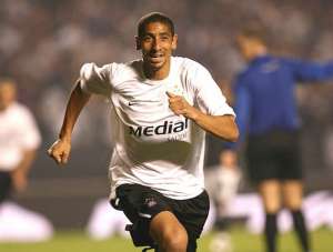 Justiça condena e Náutico terá que pagar R$1,5 milhão para o Corinthians por Acosta