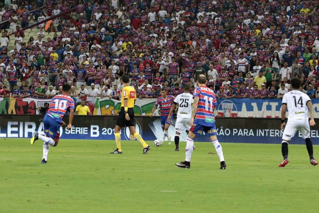 O Fortaleza tem a chance de dar mais um passo rumo a elite do Brasileirão neste sábado