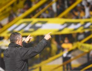 Série B: Mazola Júnior comemora empate do Criciúma: 