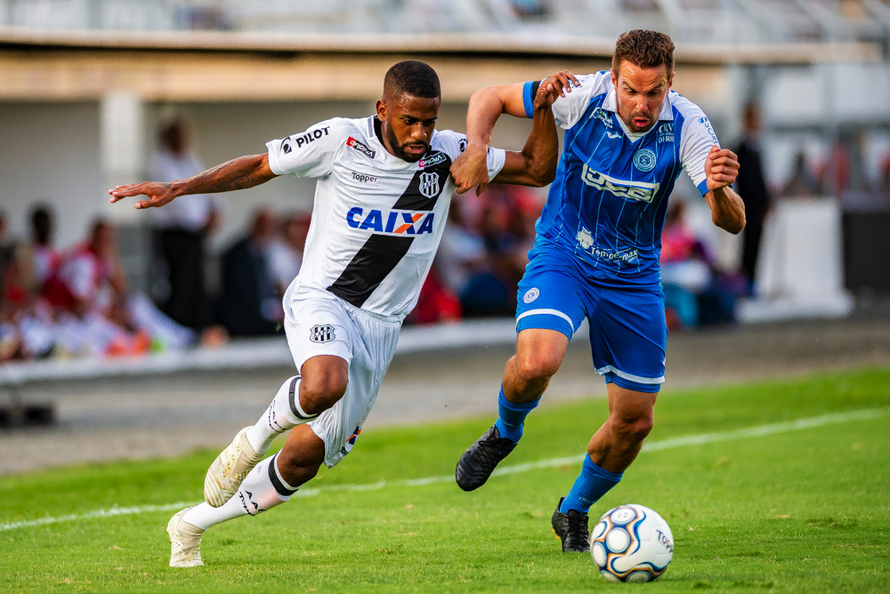 A Ponte Preta teve dificuldades para vencer o São Bento no Moisés Lucarelli (Foto: Fabio Leoni/Ponte Press)