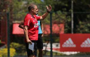 Diego Aguirre faz mistério e não revela São Paulo que enfrentará o Flamengo