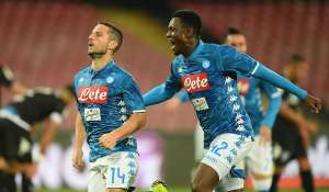 ITALIANO: Com 3 de Mertens, Napoli goleia e fica mais perto da líder Juventus
