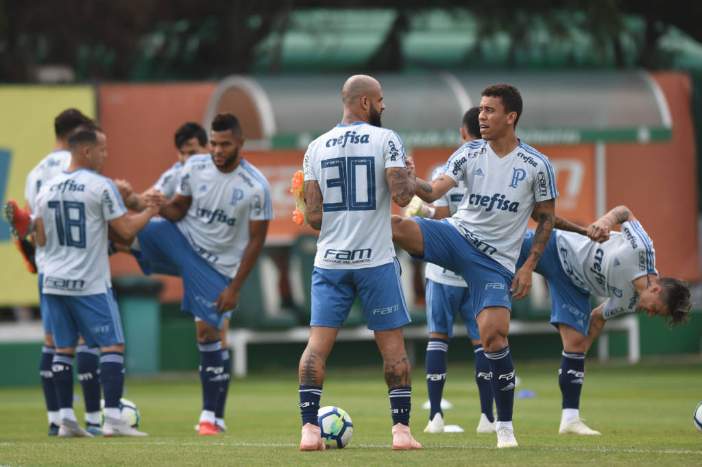 Palmeiras faz clássico contra o Santos e tenta aumentar distância na liderança
