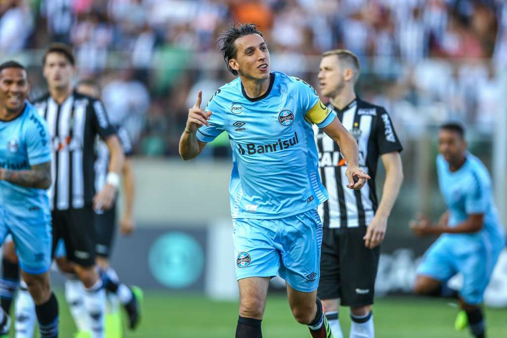 O zagueiro Pedro Geromel foi o autor do gol da vitória gremista sobre o Atlético-MG