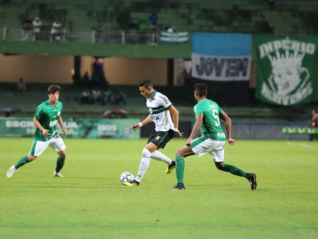 Guarani explora fragilidade do Coritiba para garantir reabilitação