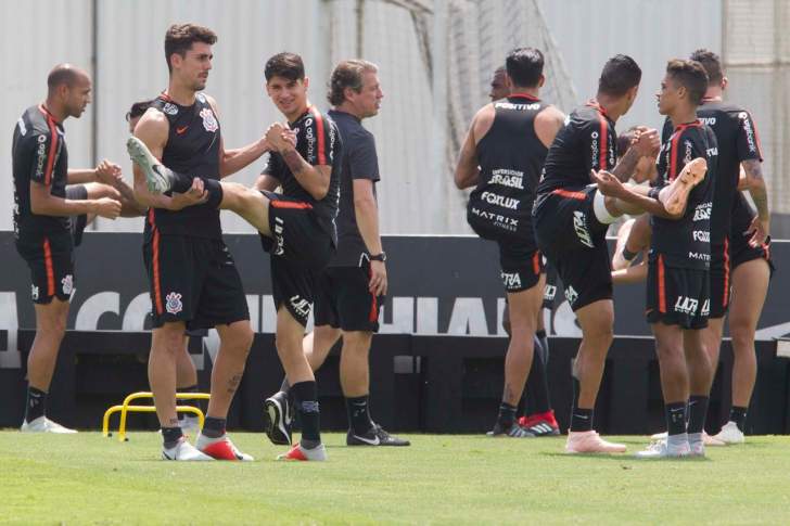 Corinthians visita Botafogo para embalar e poder sonhar com vaga na Libertadores