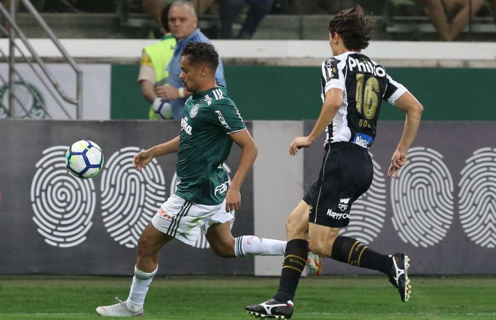 O meia Gustavo Scarpa entrou bem contra o Santos e vai ser titular diante do Atlético-MG