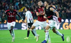ITALIANO: Milan vence com gol no final e assegura o quarto lugar